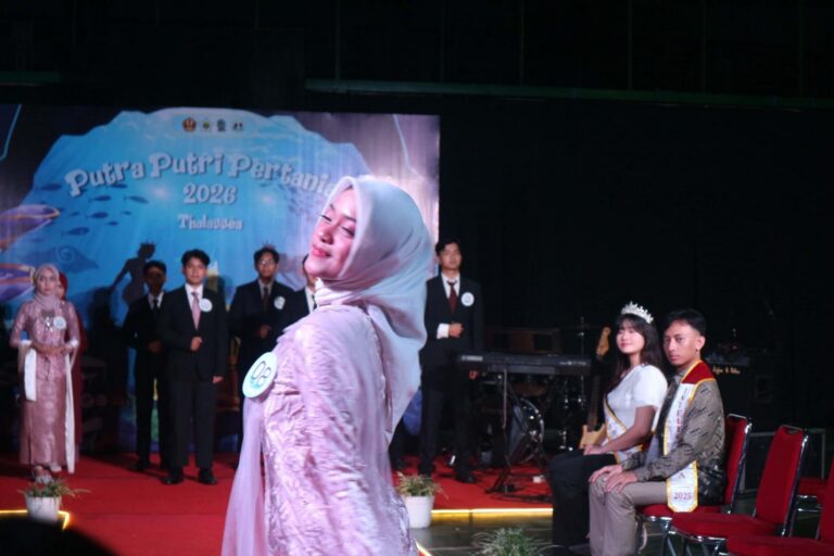 Queena Azizsya Azrianie berhasil meraih penghargaan Best Speech pada ajang Putra Putri Faperta 2026